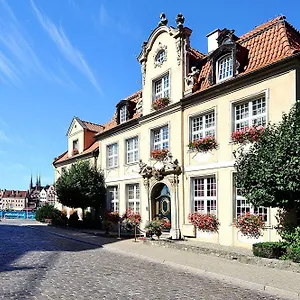 Hotel Podewils Old Town